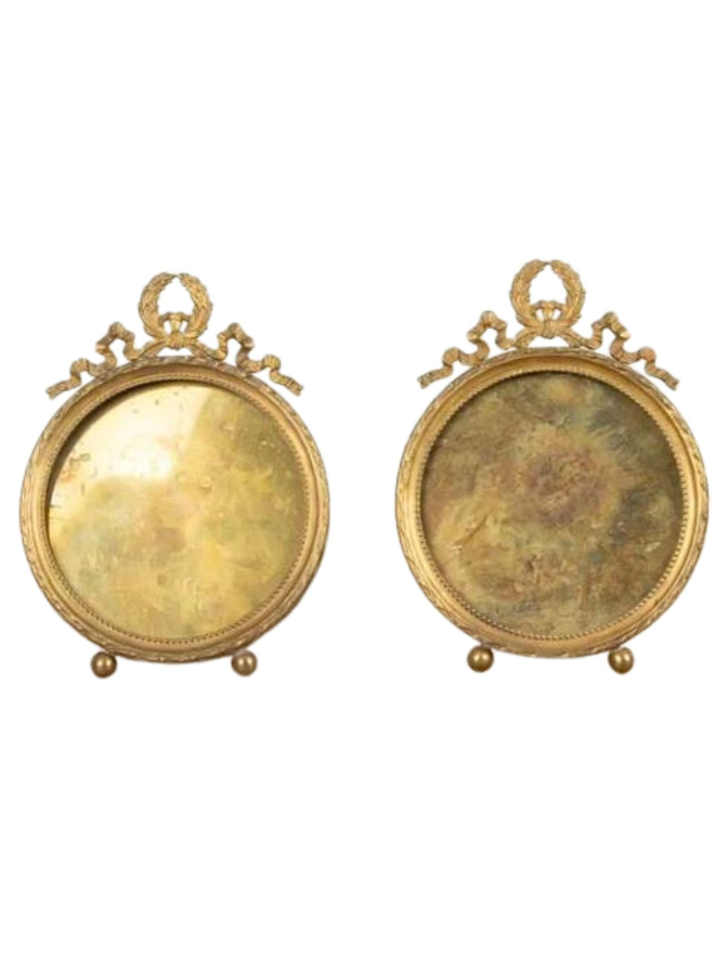 Small pair of picture frames (n)