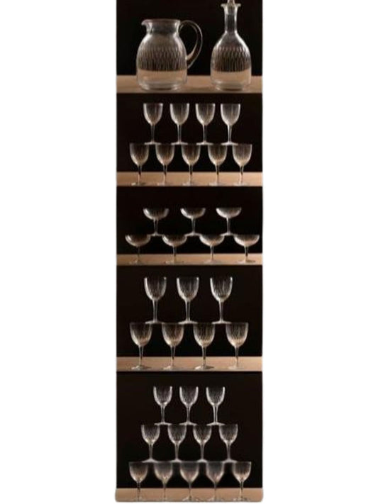 Baccarat. Set of engraved crystal glasses.